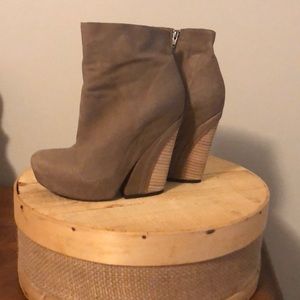 Vic Matie Booties Size 6.5M